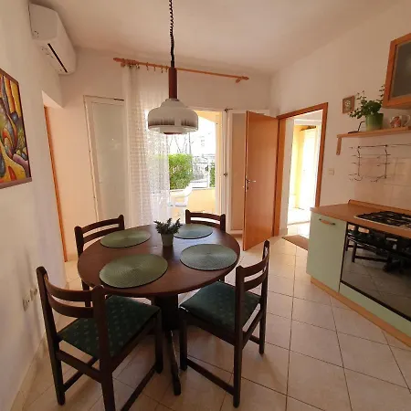 Olive Garden Pag דירה פג